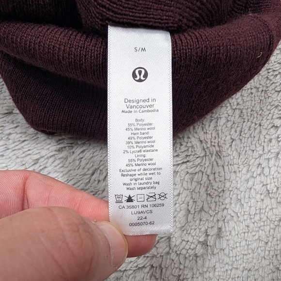 Lululemon Beanie Hat Adult S/M Red Burgundy Chill Fighter Merino Wool Soft - Picture 4 of 5